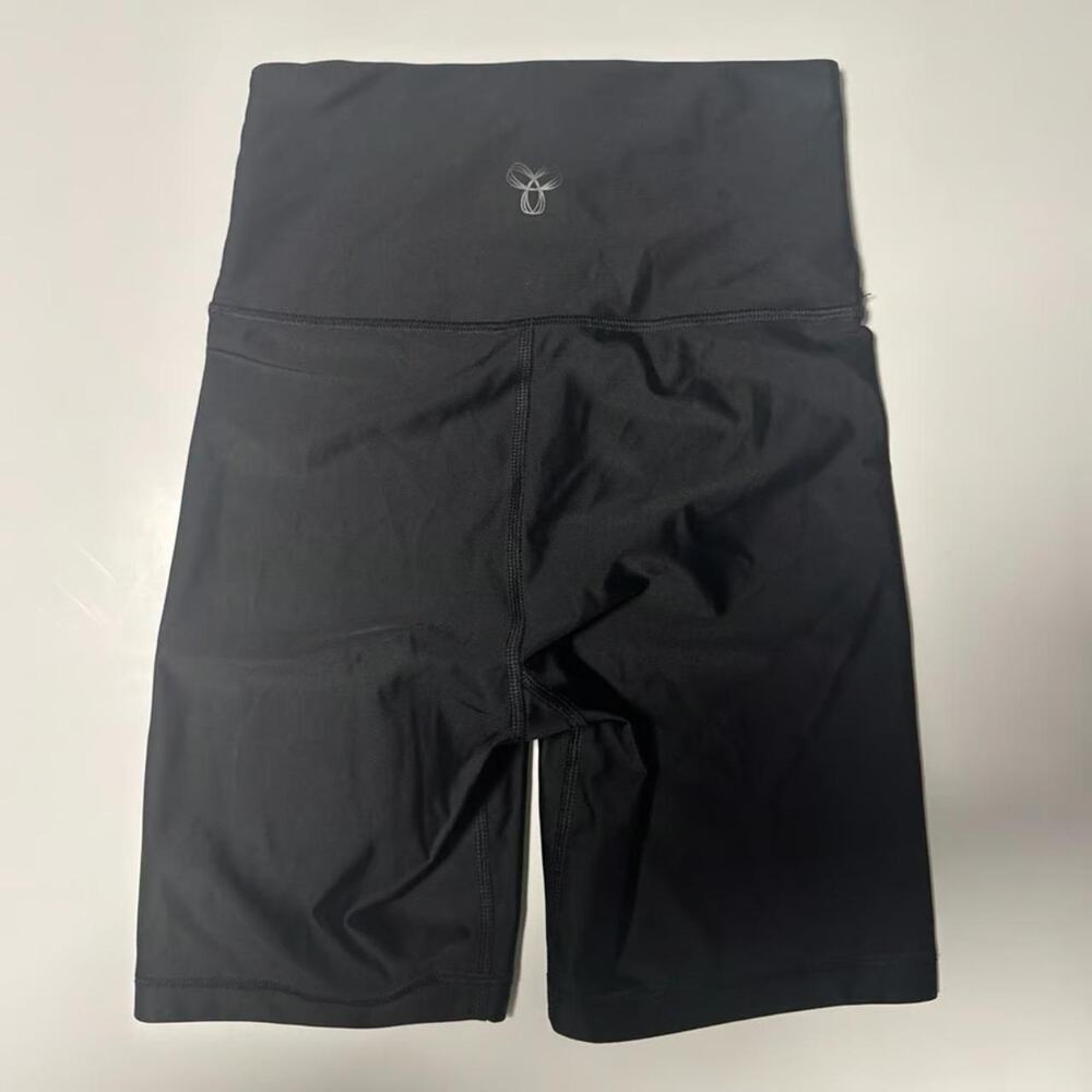 TNA Gloss Cheeky High Rise Short 7"